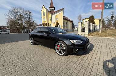 Седан Audi A4 2022 в Львове