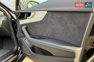 Седан Audi A4 2022 в Львове