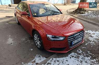 Седан Audi A4 2013 в Кам'янському