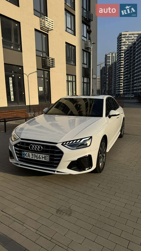 Седан Audi A4 2020 в 