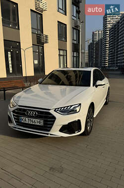 Седан Audi A4 2020 в 