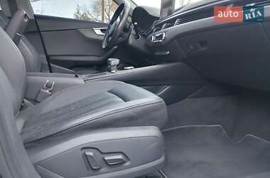 Седан Audi A4 2019 в 