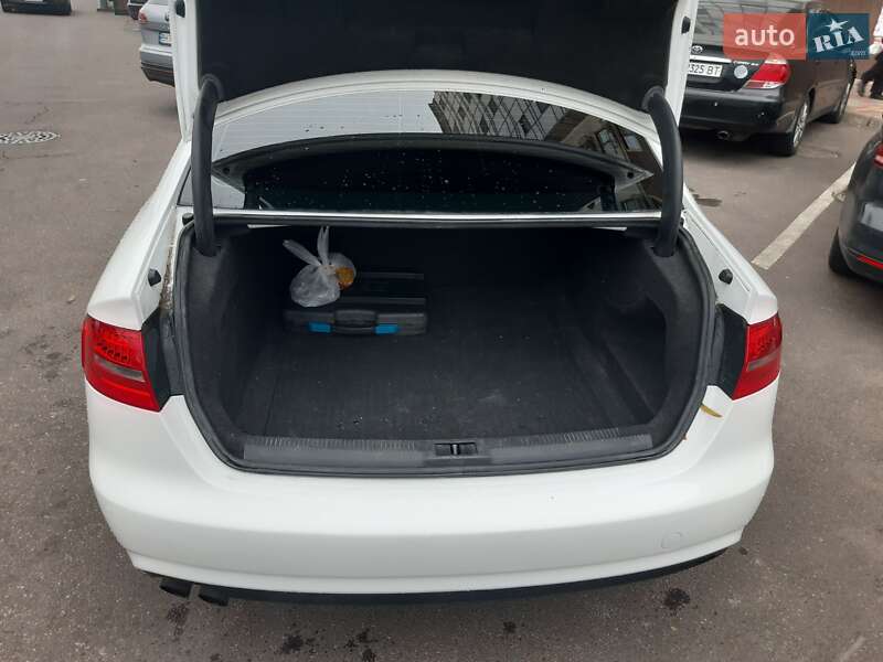 Седан Audi A4 2012 в Одессе