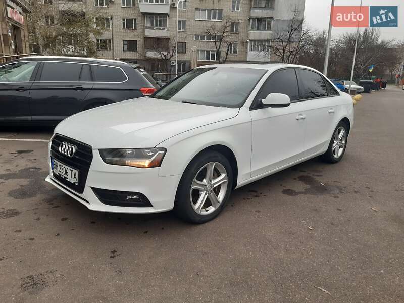 Седан Audi A4 2012 в Одессе