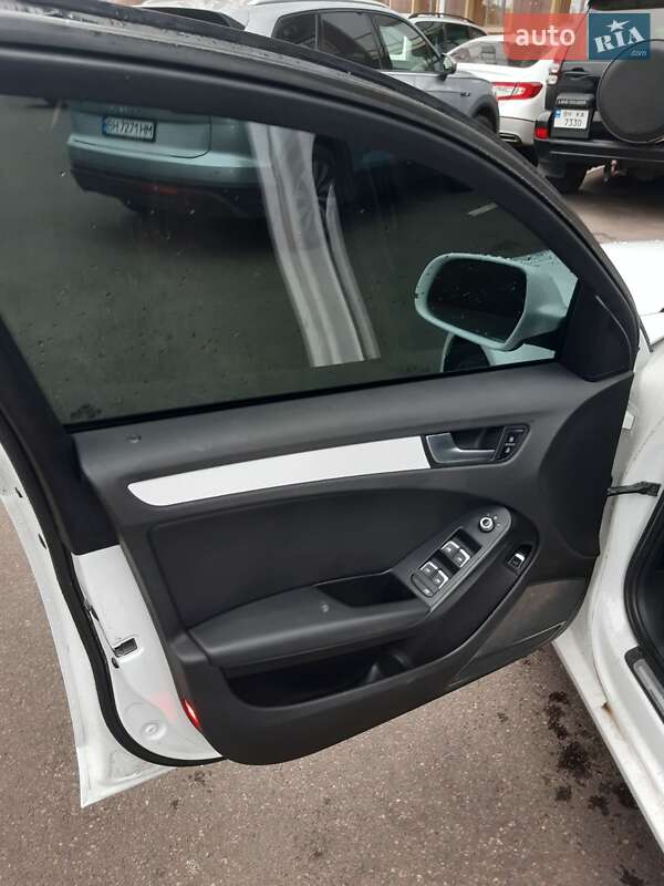 Седан Audi A4 2012 в Одессе