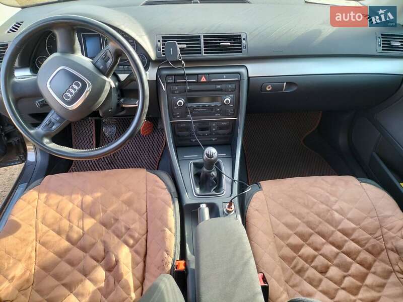 Седан Audi A4 2006 в Щирце