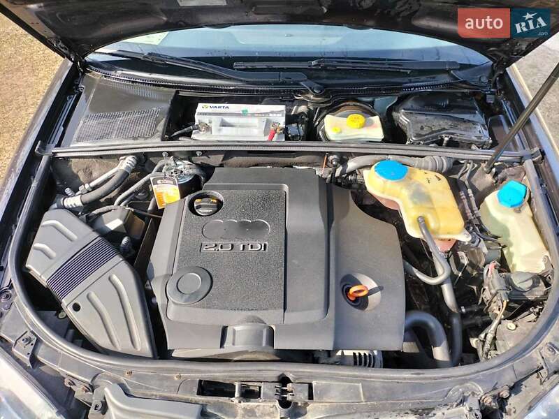 Седан Audi A4 2006 в Щирце