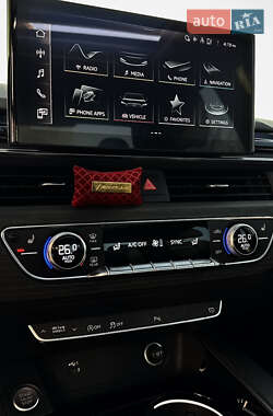 Седан Audi A4 2020 в 