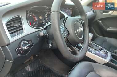 Седан Audi A4 2015 в Покровському