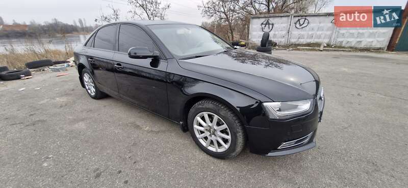 Audi A4 2014