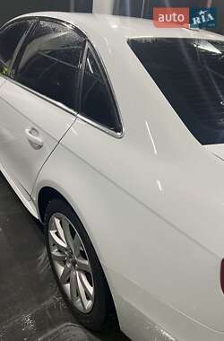 Седан Audi A4 2013 в 