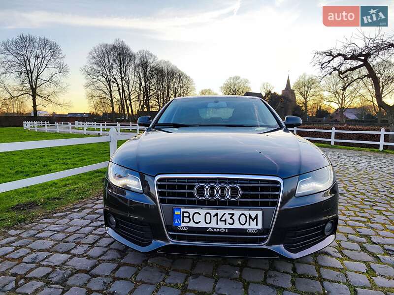 Седан Audi A4 2010 в Львові