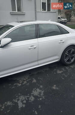 Седан Audi A4 2018 в Ивано-Франковске