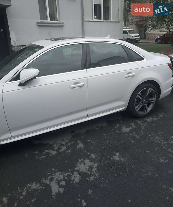 Седан Audi A4 2018 в Ивано-Франковске