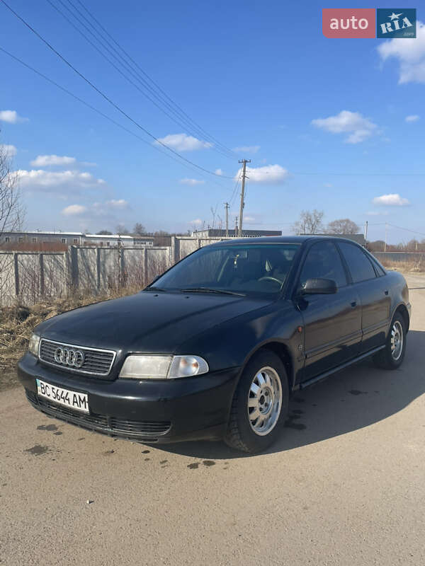 Седан Audi A4 1995 в 