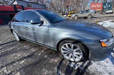 Седан Audi A4 2012 в Терновке