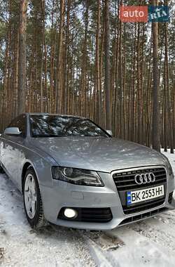 Седан Audi A4 2011 в Вишневом