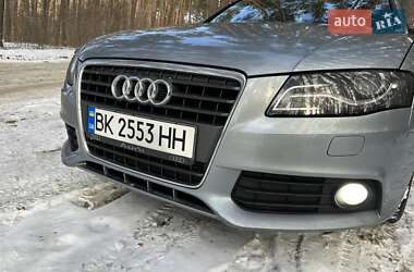 Седан Audi A4 2011 в Вишневом