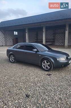 Седан Audi A4 2001 в Сторожинце