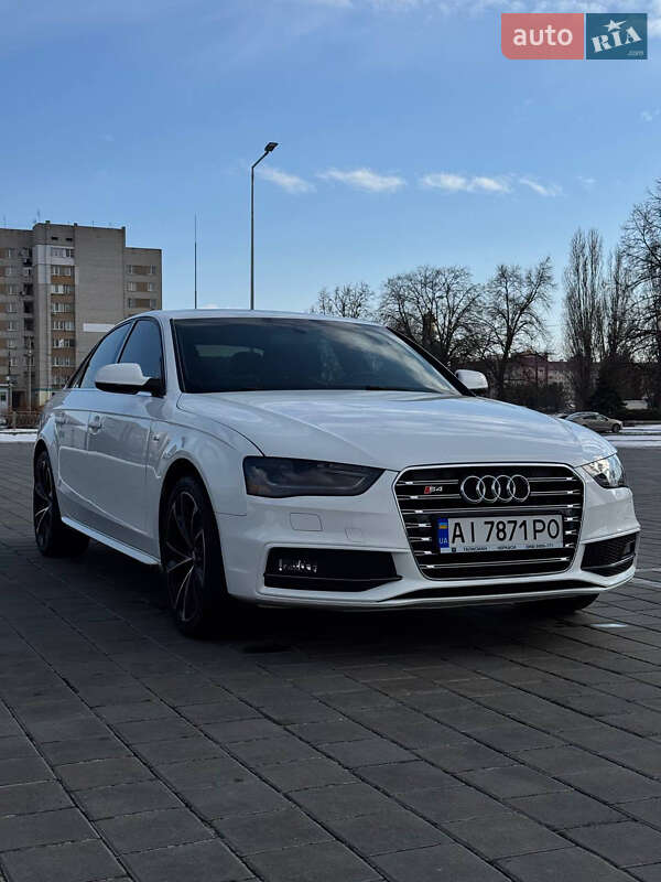 Седан Audi A4 2015 в Черкассах