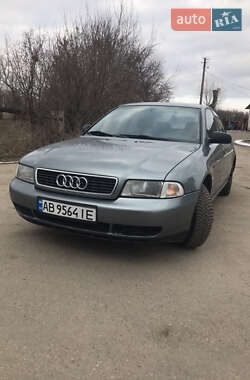 Седан Audi A4 1995 в Виннице