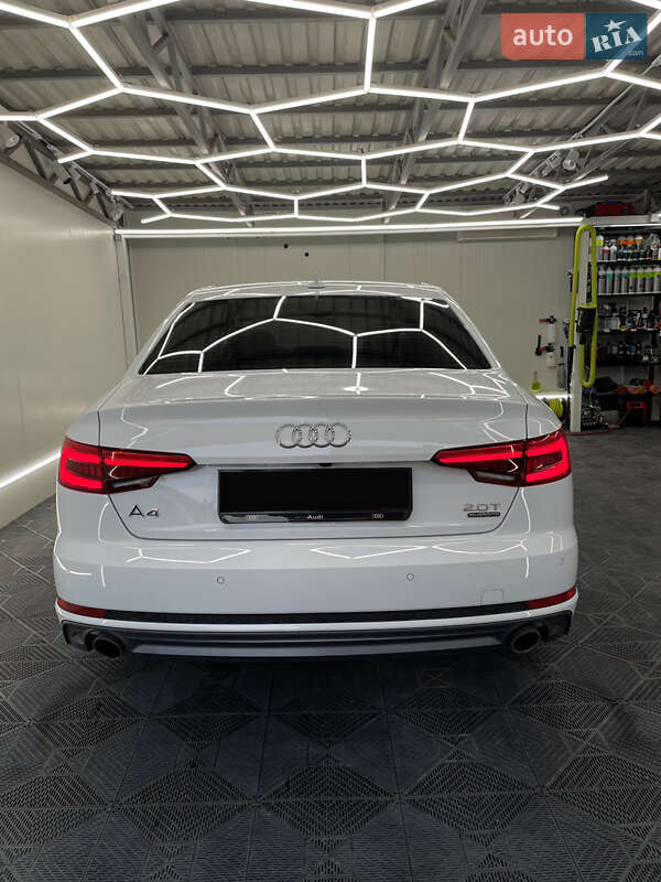 Седан Audi A4 2017 в Ужгороде