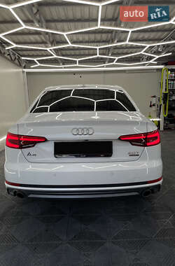 Седан Audi A4 2017 в 