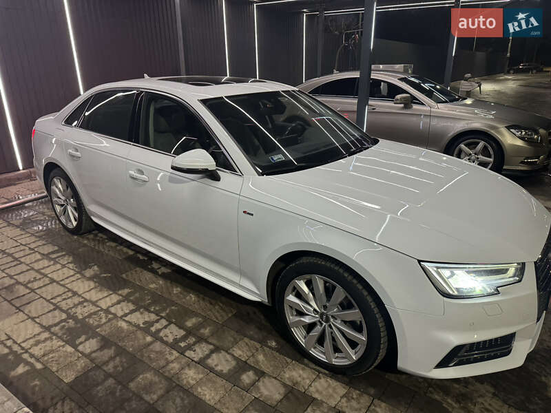 Седан Audi A4 2016 в Ужгороді