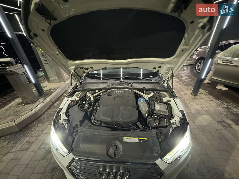 Седан Audi A4 2016 в Ужгороді