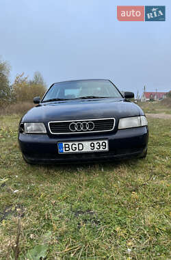 Седан Audi A4 1997 в Сумах