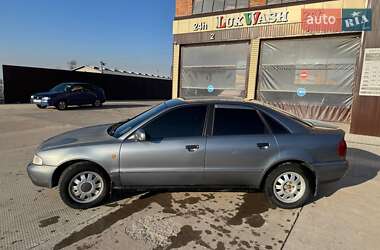 Седан Audi A4 1996 в 