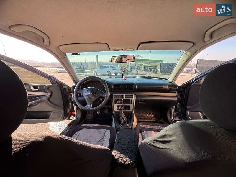 Седан Audi A4 1996 в Ходорове