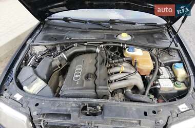 Седан Audi A4 1995 в 