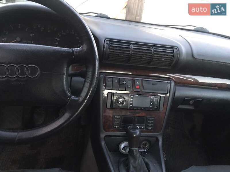 Седан Audi A4 1997 в Хмельнике