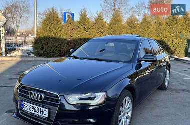 Седан Audi A4 2012 в Киеве