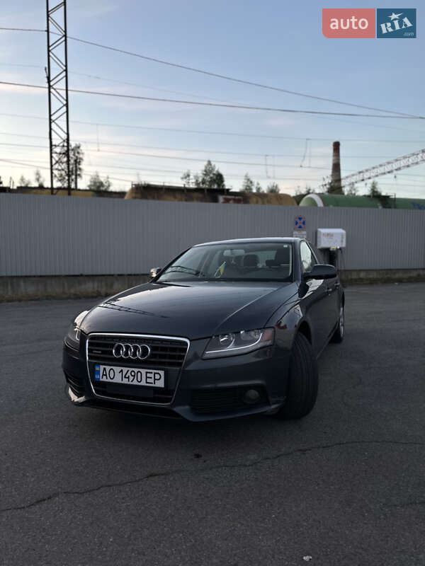 Седан Audi A4 2011 в 