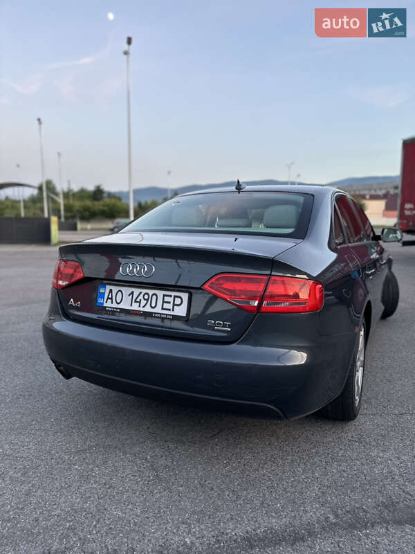 Седан Audi A4 2011 в Сваляве