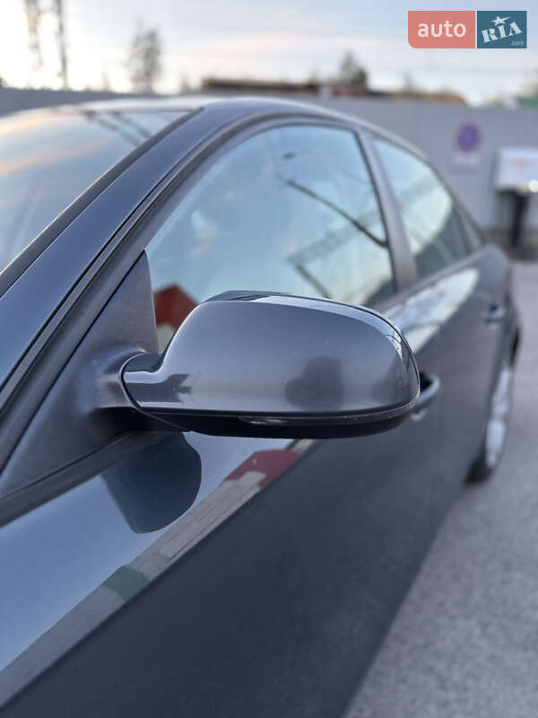 Седан Audi A4 2011 в Сваляве
