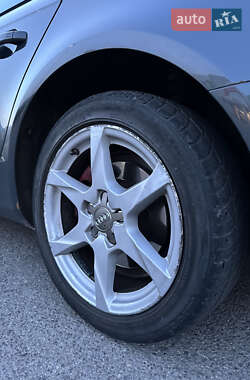 Седан Audi A4 2011 в Сваляве