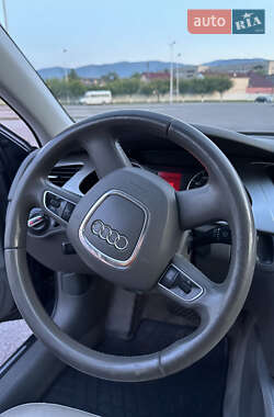 Седан Audi A4 2011 в Сваляве