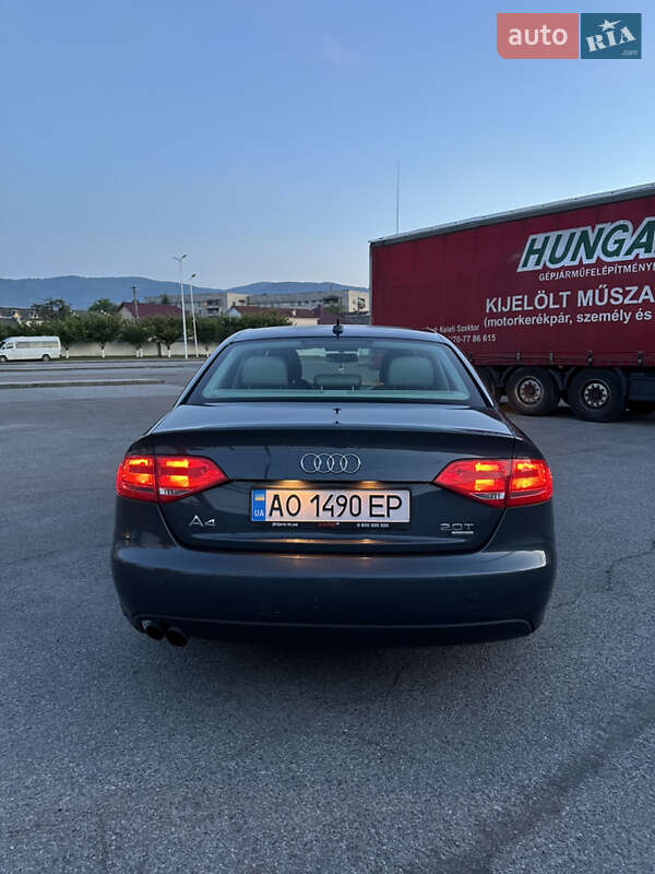 Седан Audi A4 2011 в Сваляве