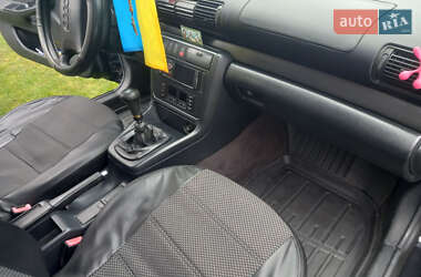 Седан Audi A4 1997 в Самборе
