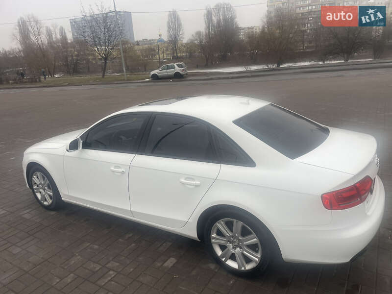 Седан Audi A4 2010 в Киеве