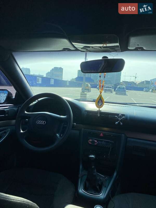 Седан Audi A4 1999 в Калуше