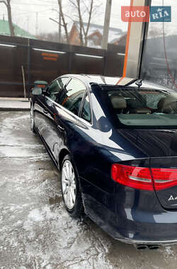 Седан Audi A4 2013 в 