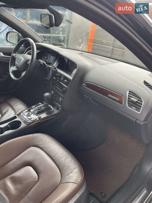 Седан Audi A4 2013 в Харькове