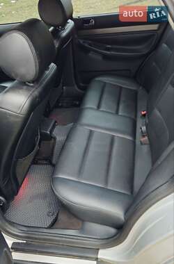 Седан Audi A4 2000 в 