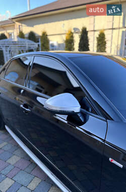 Седан Audi A4 2016 в 