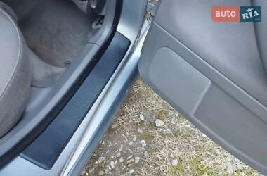 Седан Audi A4 2001 в 