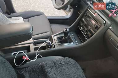 Седан Audi A4 2001 в 